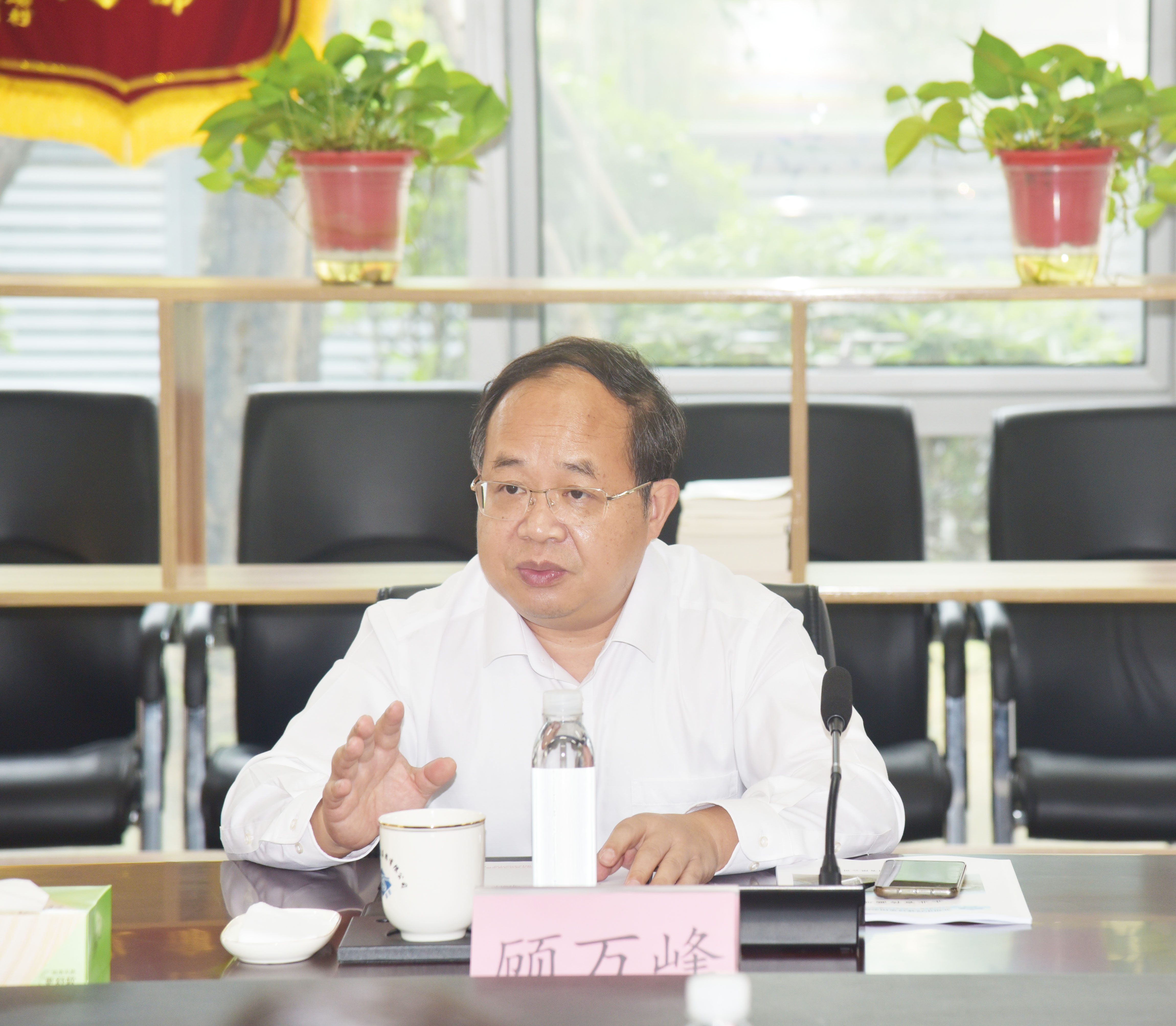 省委統(tǒng)戰(zhàn)部副部長、省工商聯(lián)黨組書記顧萬峰一行蒞臨集團公司調(diào)研指導(dǎo)